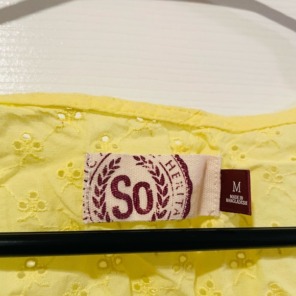 SO tank top blouse .Flower pattern lace .Great condition size M - Picture 3 of 3